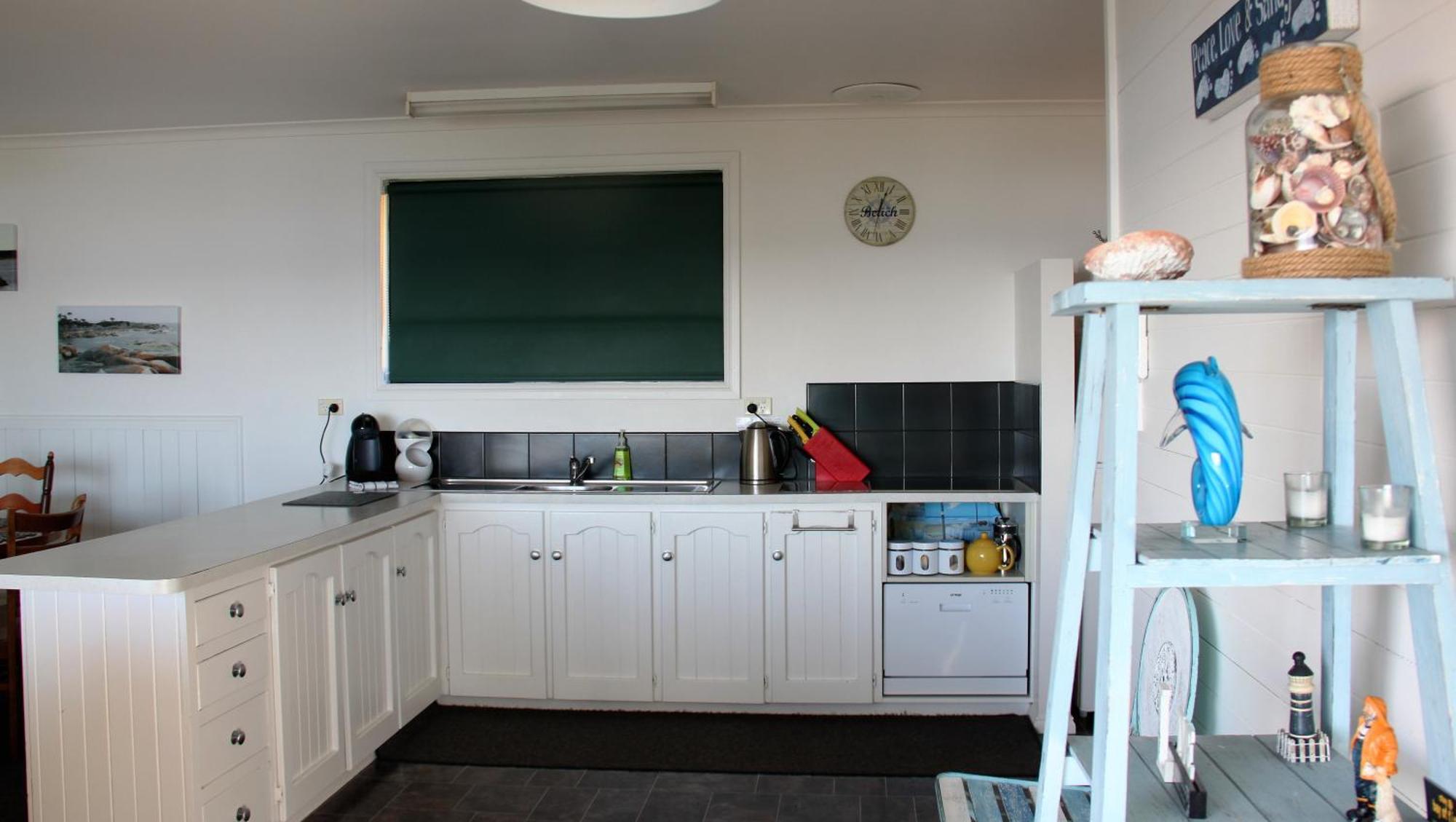 Kingfisher Cottage Beachfront At The Binalong Bay Exterior foto