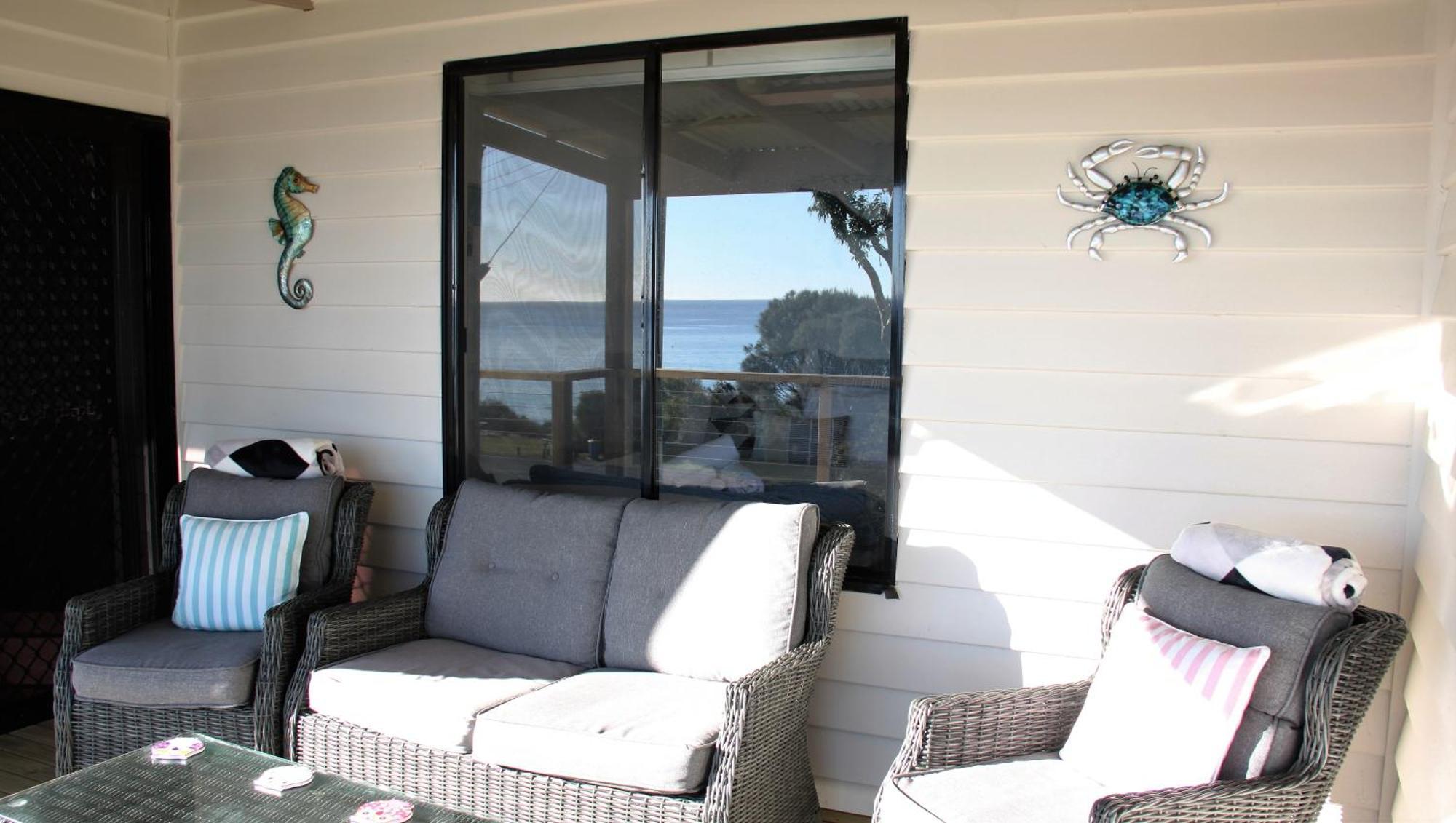 Kingfisher Cottage Beachfront At The Binalong Bay Exterior foto