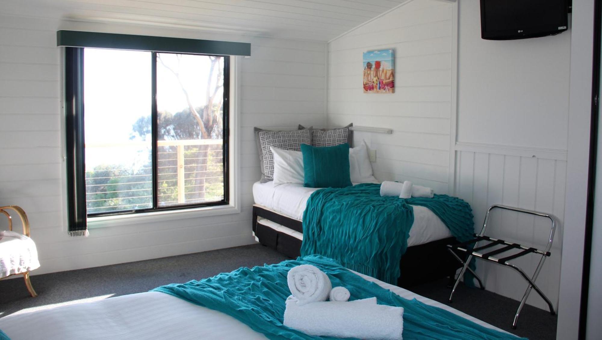 Kingfisher Cottage Beachfront At The Binalong Bay Exterior foto