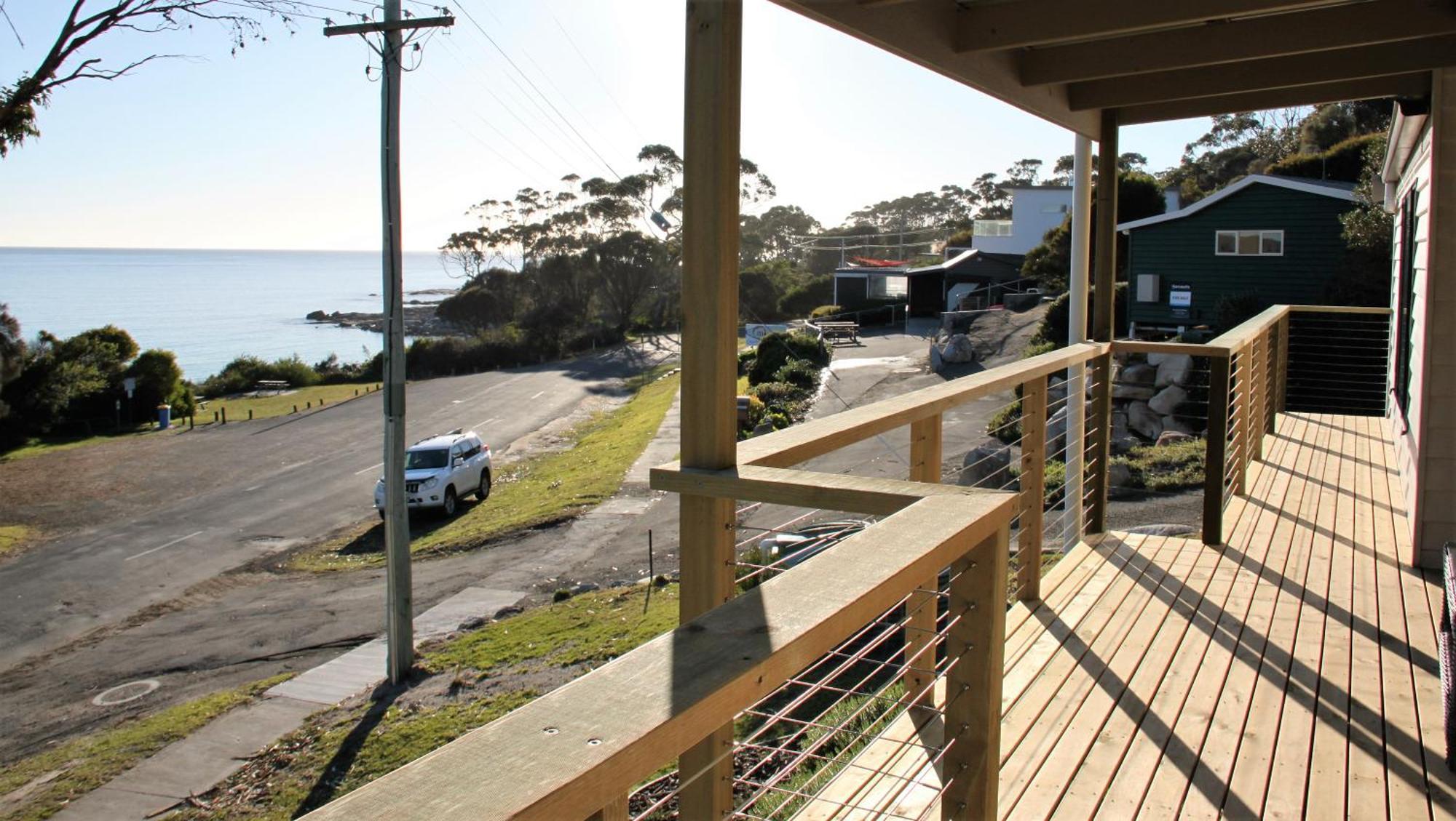 Kingfisher Cottage Beachfront At The Binalong Bay Exterior foto