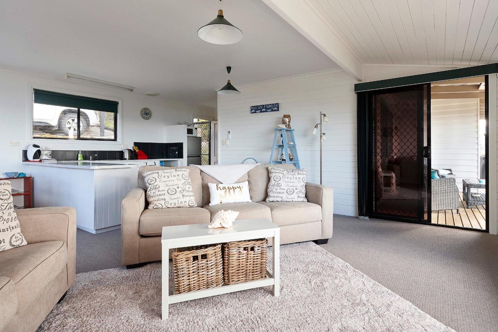 Kingfisher Cottage Beachfront At The Binalong Bay Exterior foto